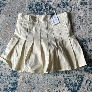 Brandy Melville Cream Pleated Women's Skirt